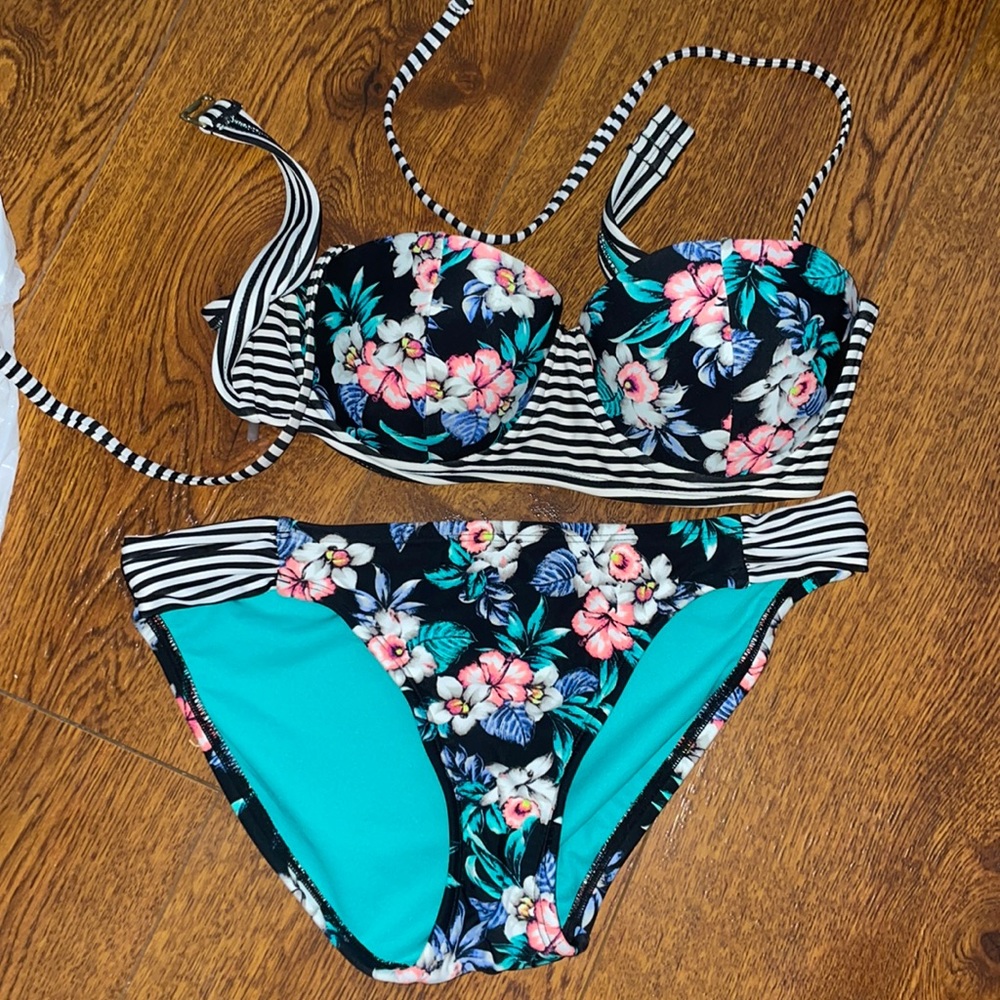 Xhilaration Bikini Set